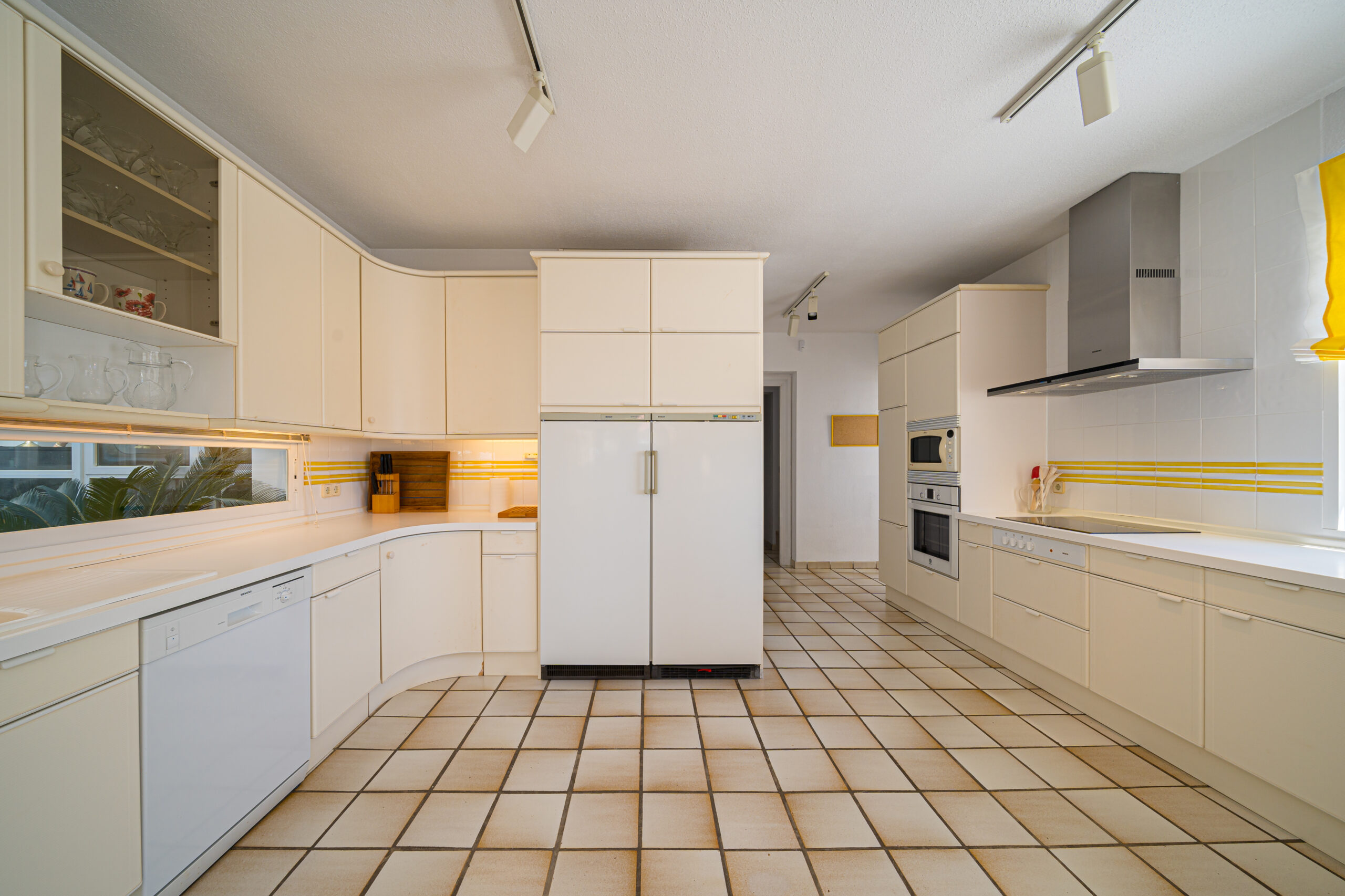 MeninaGroup - Pierluigi Cavarra - Gata 8-36