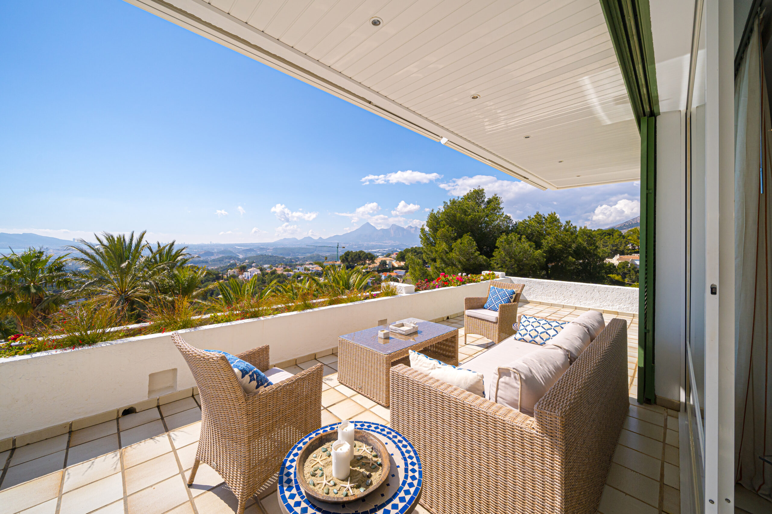 MeninaGroup - Pierluigi Cavarra - Gata 8-47