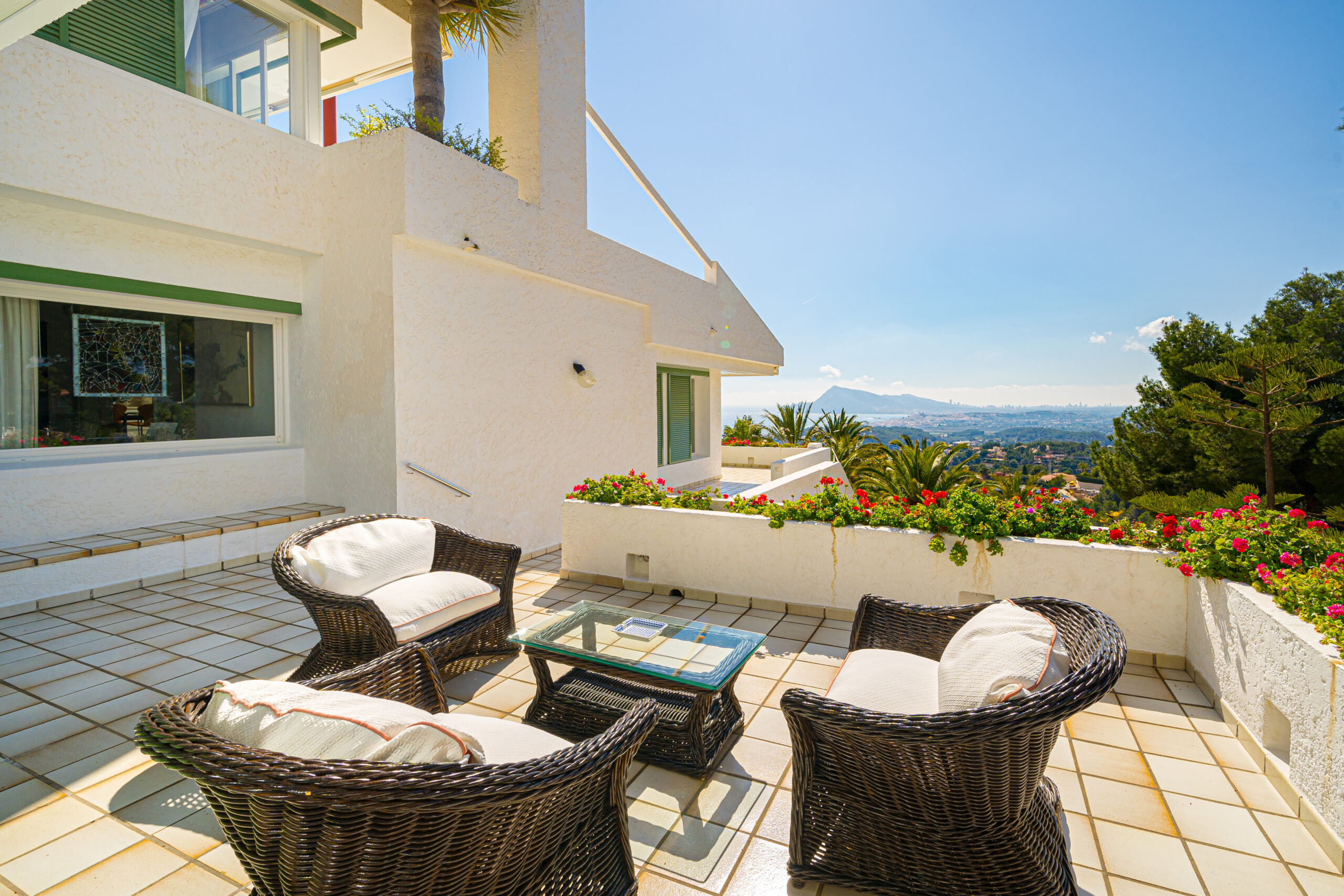 MeninaGroup - Pierluigi Cavarra - Gata 8-64