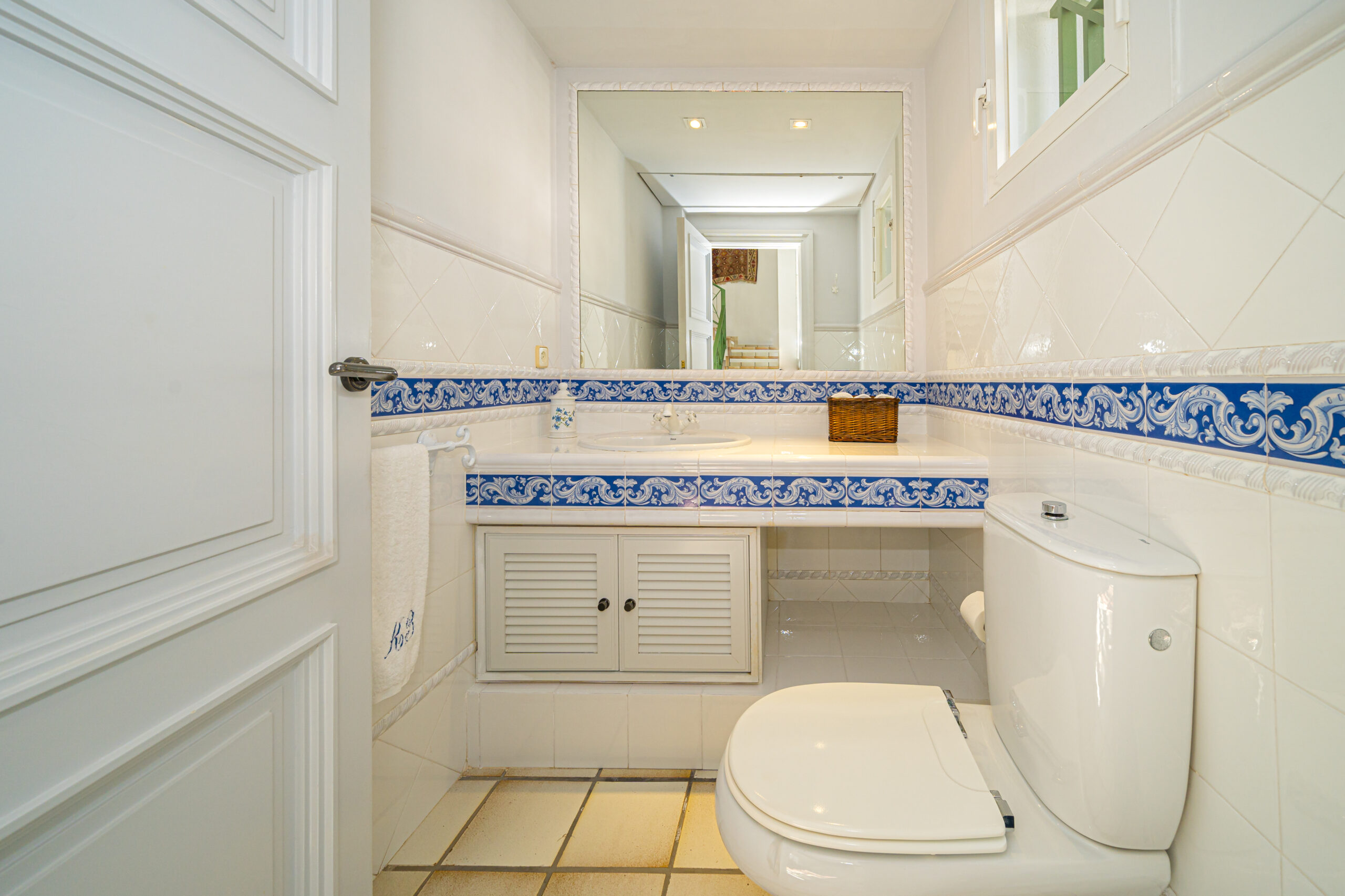 MeninaGroup - Pierluigi Cavarra - Gata 8-65