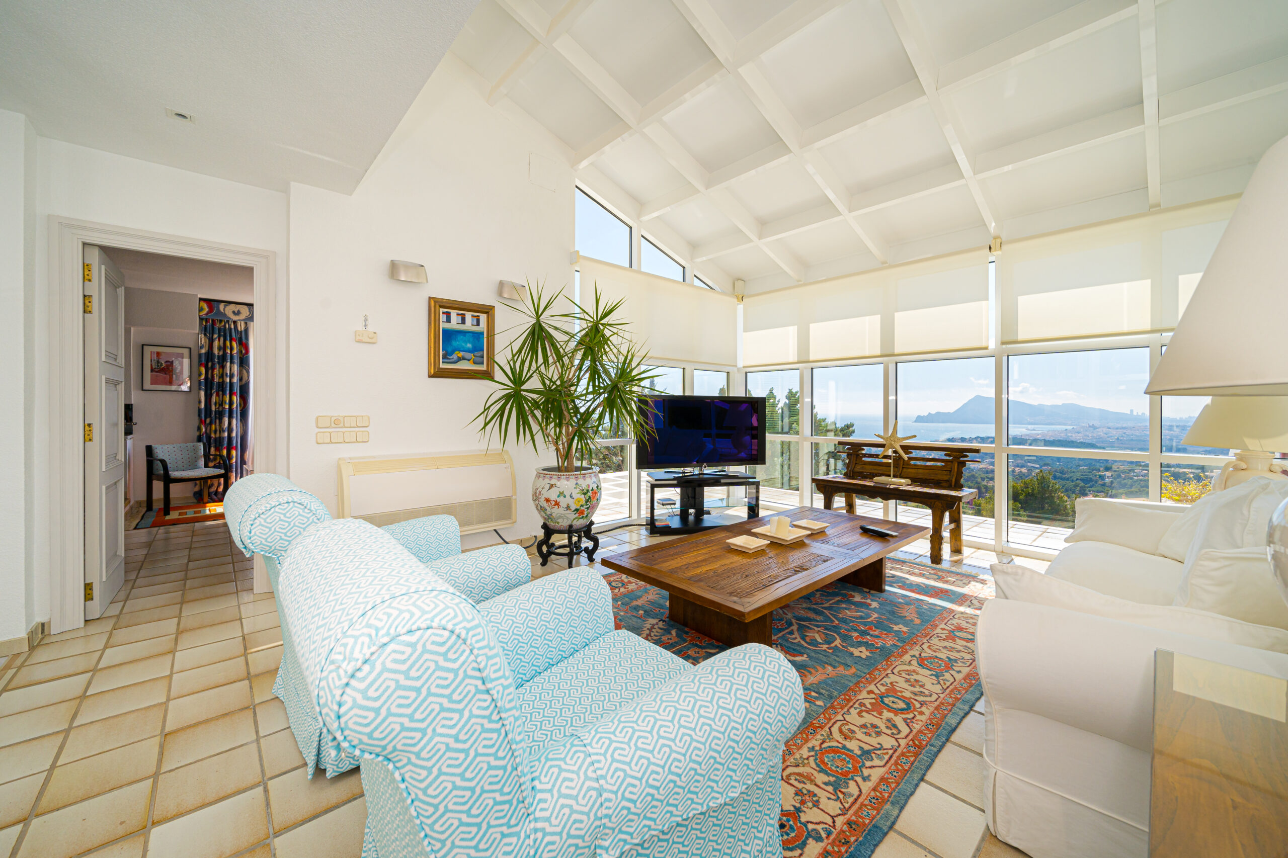 MeninaGroup - Pierluigi Cavarra - Gata 8-79