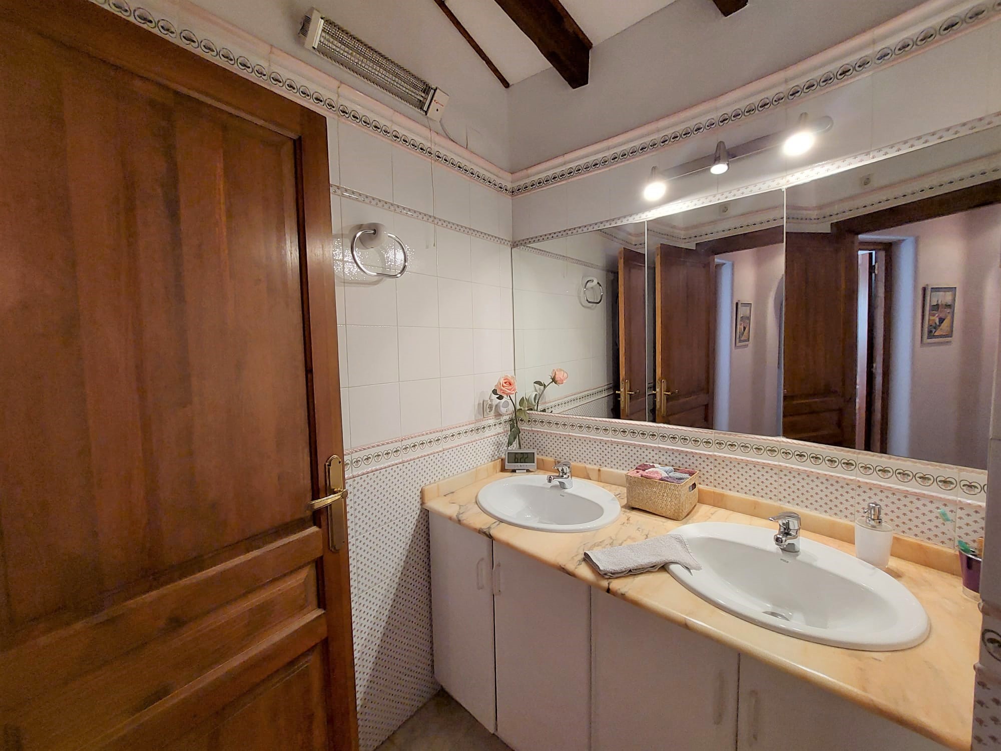 b01e835c-98f3-4a60-b3b7-64e6ae9197ff